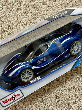 Ferrari FXX-K Evo 1:18 Special Edition Diecast Model Car by Maisto (New)